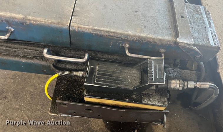 image for item JH9228 Rotary  two post automotive lift