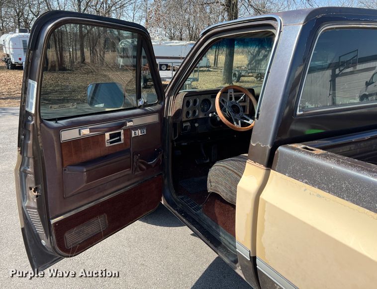 image for item JH9229 1984 Chevrolet C10  pickup truck