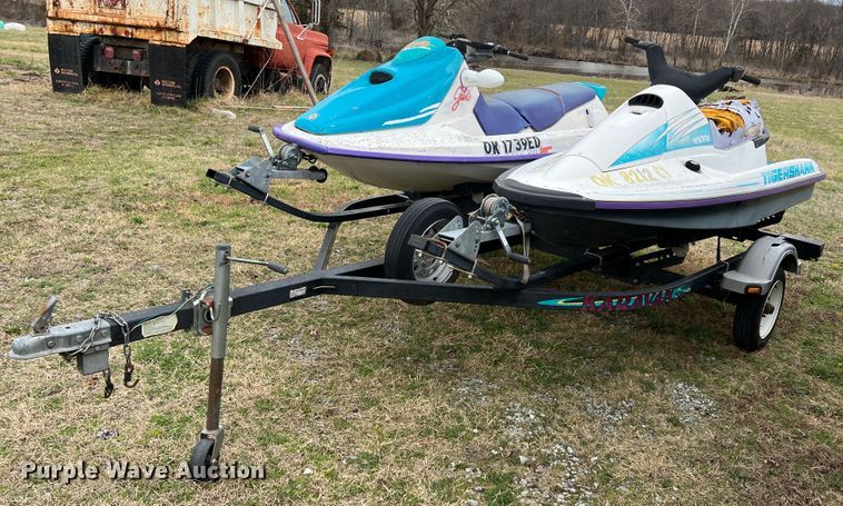 image for item JH9237 (2) Personal watercraft