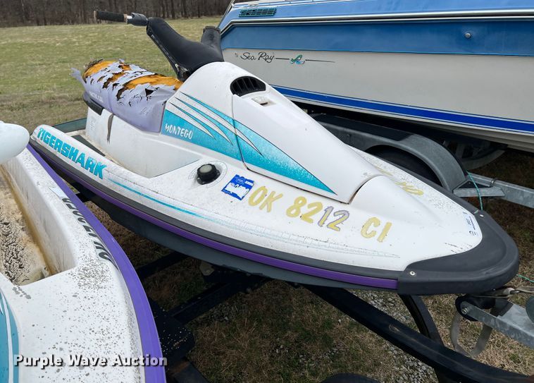 image for item JH9237 (2) Personal watercraft