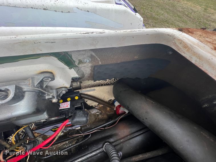 image for item JH9237 (2) Personal watercraft