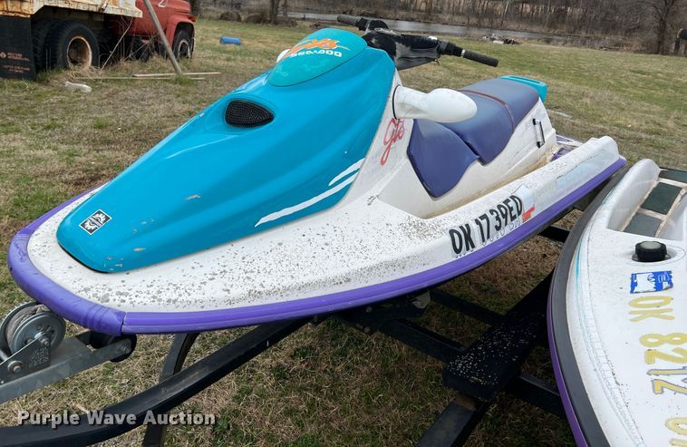 image for item JH9237 (2) Personal watercraft