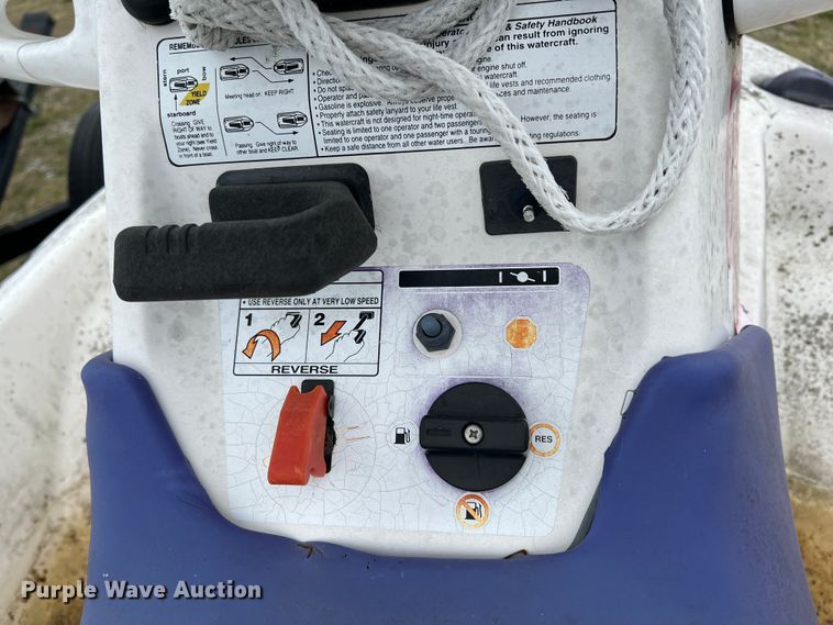 image for item JH9237 (2) Personal watercraft