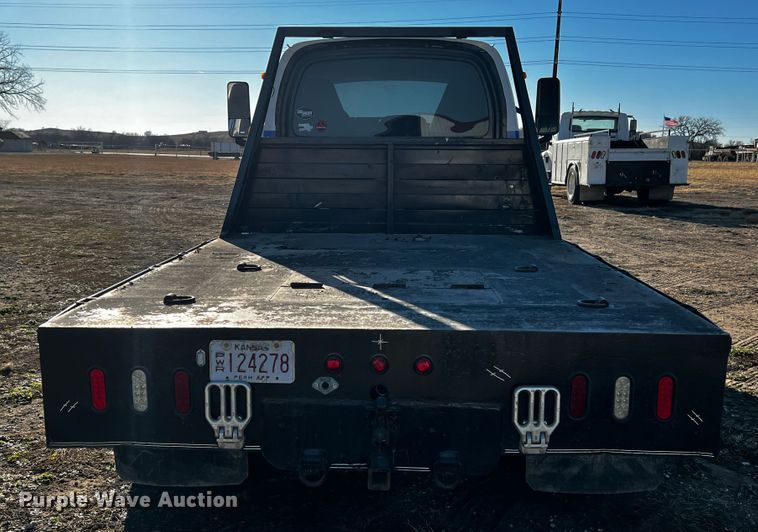 image for item JH9378 2005 GMC C5500  flatbed truck