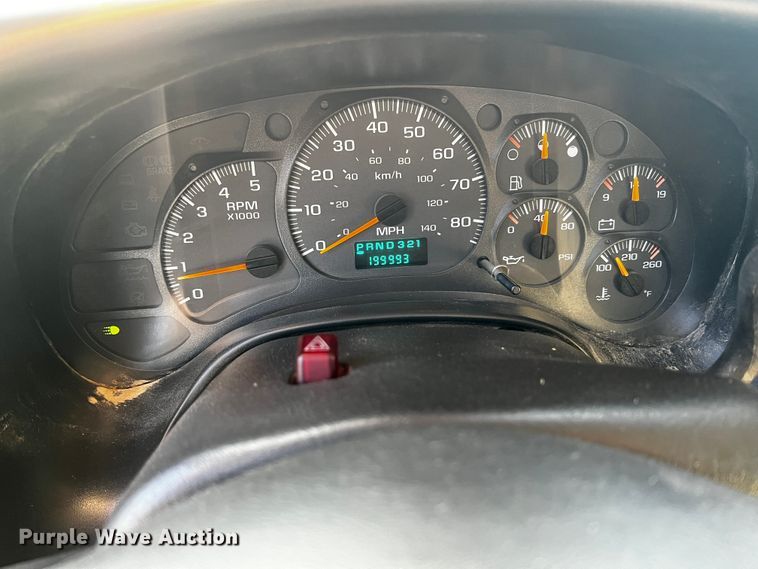 image for item JH9378 2005 GMC C5500  flatbed truck