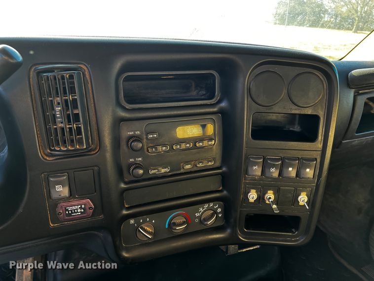 image for item JH9378 2005 GMC C5500  flatbed truck