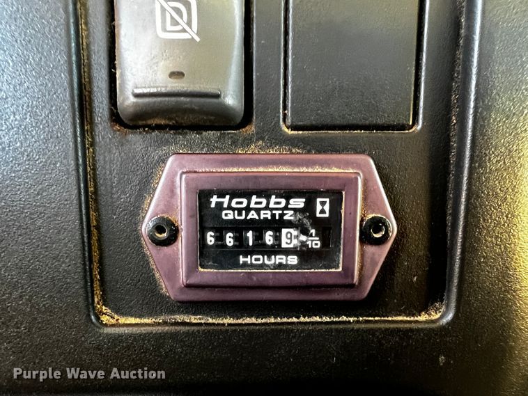 image for item JH9378 2005 GMC C5500  flatbed truck