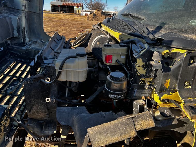 image for item JH9378 2005 GMC C5500  flatbed truck