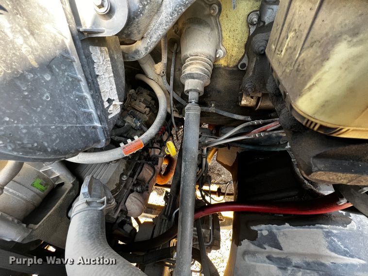 image for item JH9378 2005 GMC C5500  flatbed truck