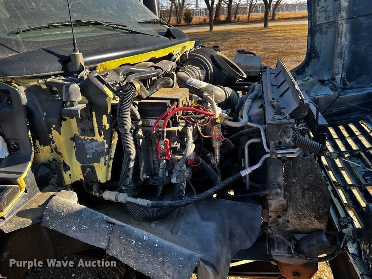 image for item JH9378 2005 GMC C5500  flatbed truck