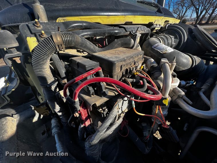 image for item JH9378 2005 GMC C5500  flatbed truck