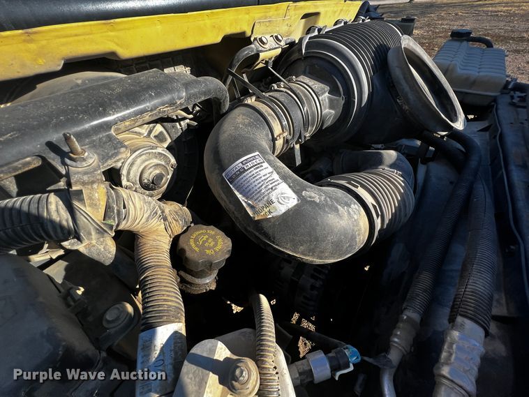 image for item JH9378 2005 GMC C5500  flatbed truck