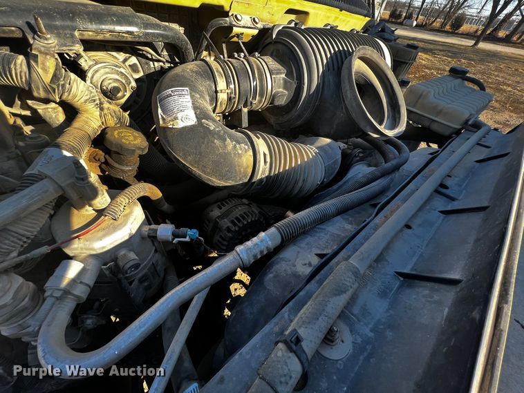 image for item JH9378 2005 GMC C5500  flatbed truck