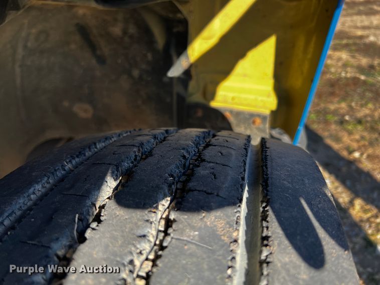 image for item JH9378 2005 GMC C5500  flatbed truck