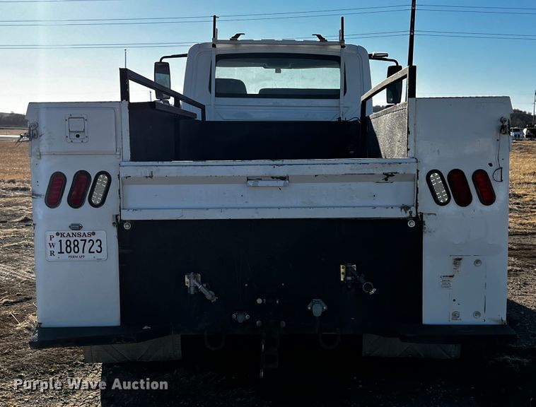 image for item JH9379 2013 International DuraStar 4300  utility / service truck