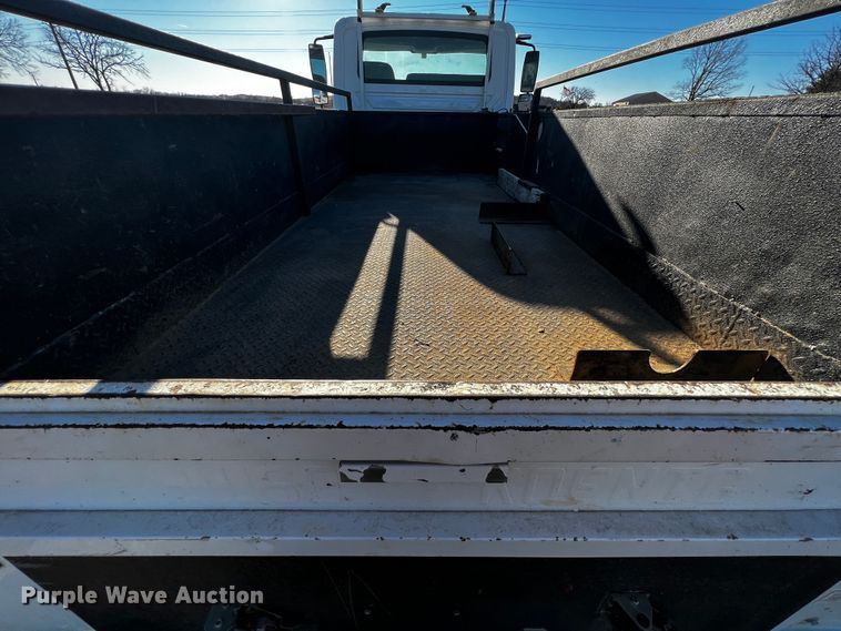 image for item JH9379 2013 International DuraStar 4300  utility / service truck