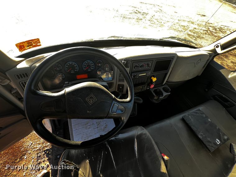 image for item JH9379 2013 International DuraStar 4300  utility / service truck