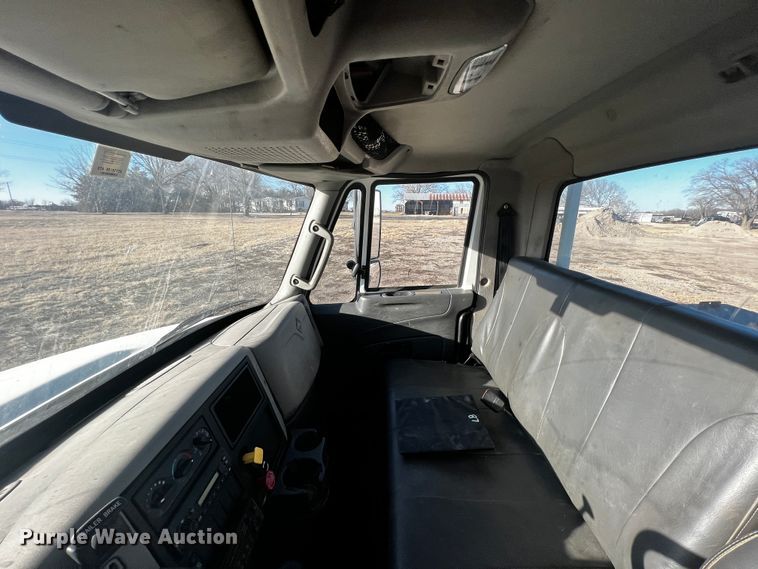 image for item JH9379 2013 International DuraStar 4300  utility / service truck