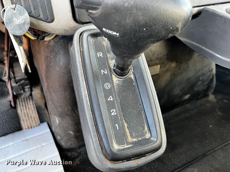 image for item JH9379 2013 International DuraStar 4300  utility / service truck