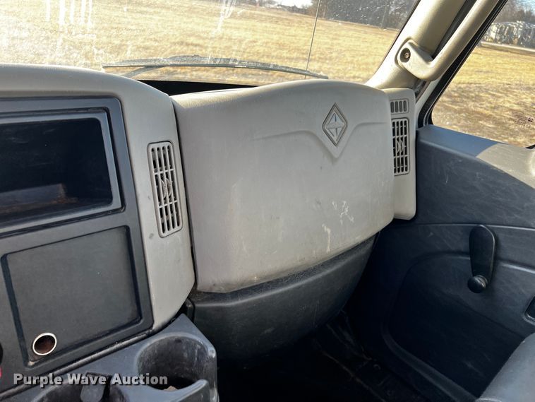 image for item JH9379 2013 International DuraStar 4300  utility / service truck