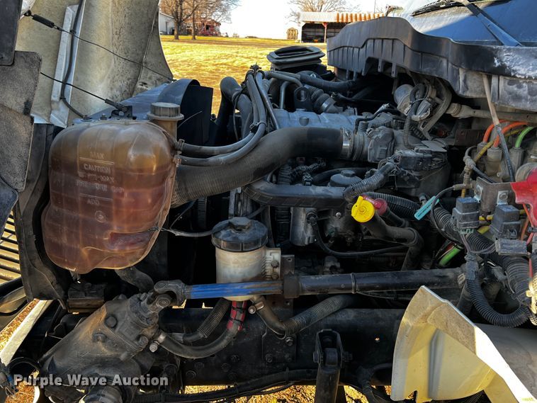 image for item JH9379 2013 International DuraStar 4300  utility / service truck