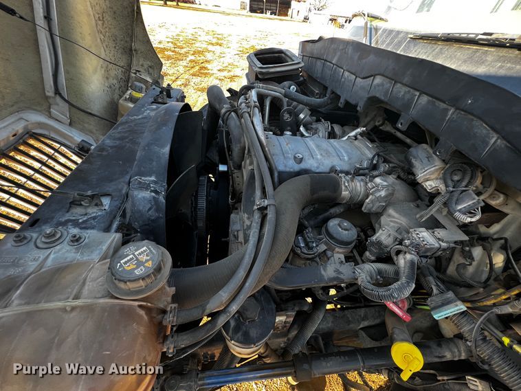 image for item JH9379 2013 International DuraStar 4300  utility / service truck