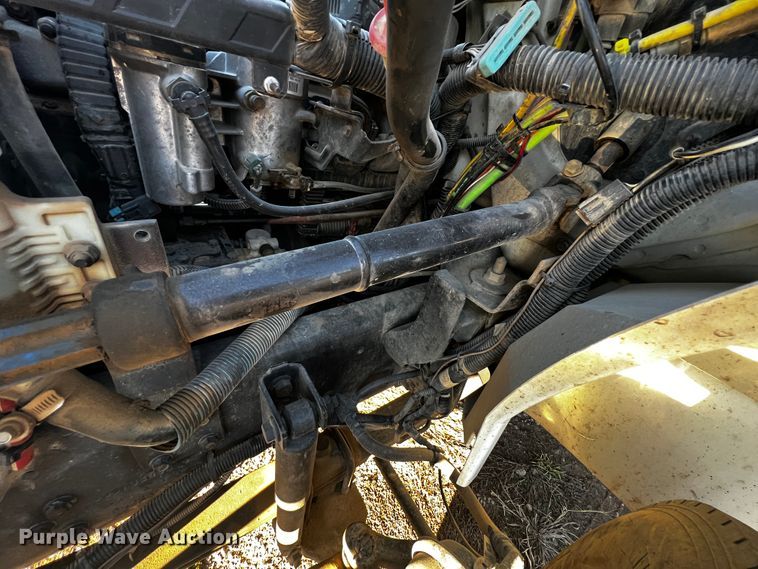 image for item JH9379 2013 International DuraStar 4300  utility / service truck