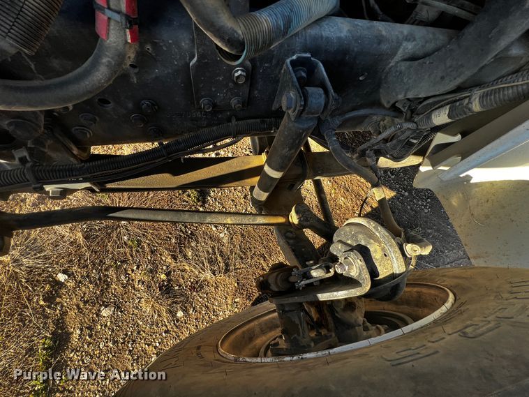 image for item JH9379 2013 International DuraStar 4300  utility / service truck