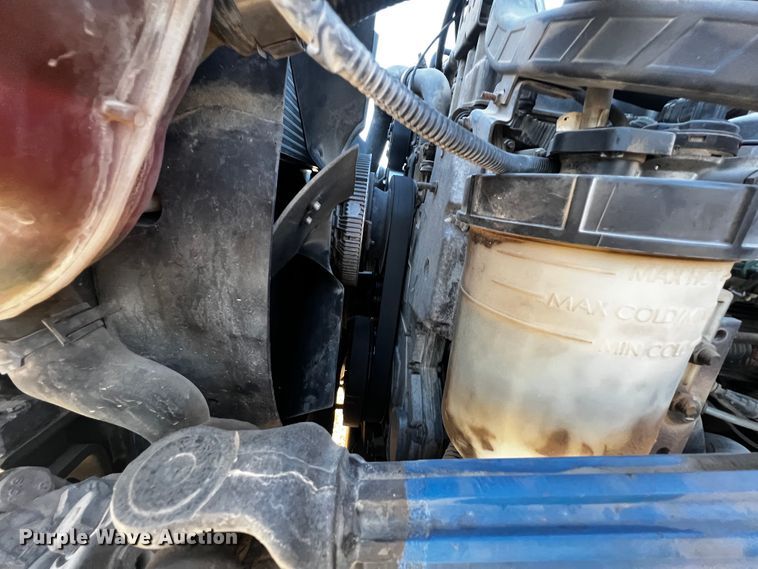 image for item JH9379 2013 International DuraStar 4300  utility / service truck