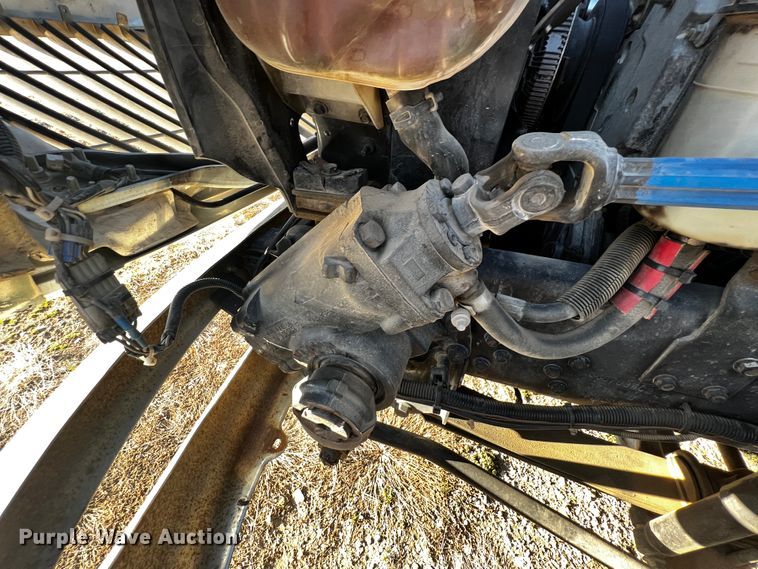 image for item JH9379 2013 International DuraStar 4300  utility / service truck