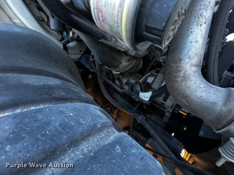 image for item JH9379 2013 International DuraStar 4300  utility / service truck