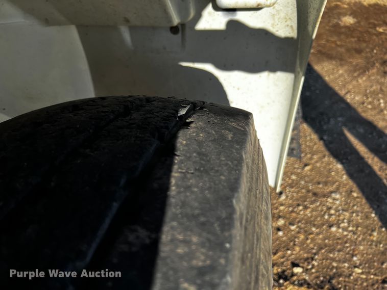 image for item JH9379 2013 International DuraStar 4300  utility / service truck