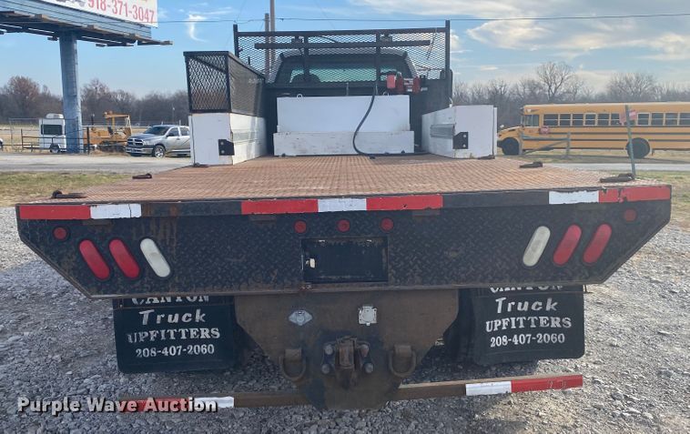 image for item JN9104 2006 Ford F650 Super Duty XL  flatbed truck