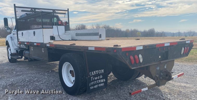 image for item JN9104 2006 Ford F650 Super Duty XL  flatbed truck