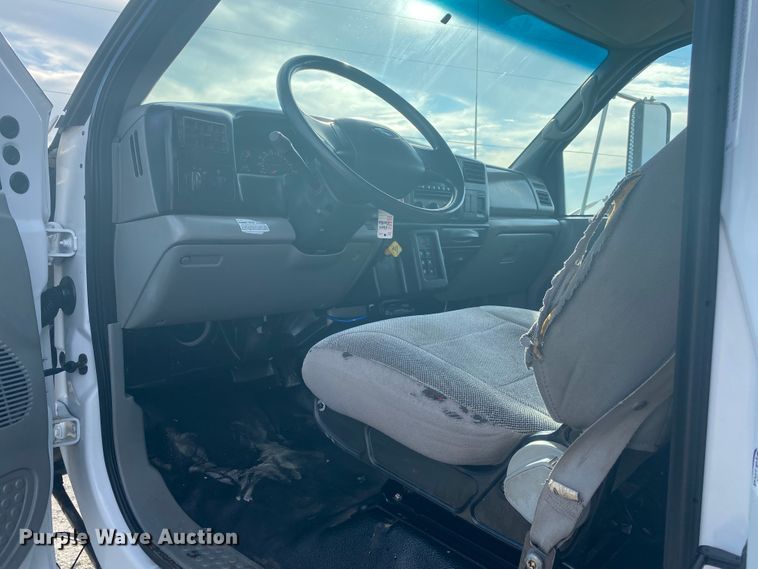 image for item JN9104 2006 Ford F650 Super Duty XL  flatbed truck