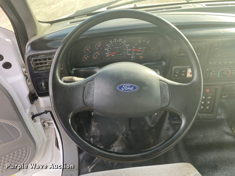 image for item JN9104 2006 Ford F650 Super Duty XL  flatbed truck