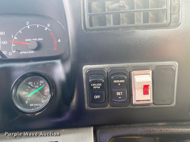 image for item JN9104 2006 Ford F650 Super Duty XL  flatbed truck