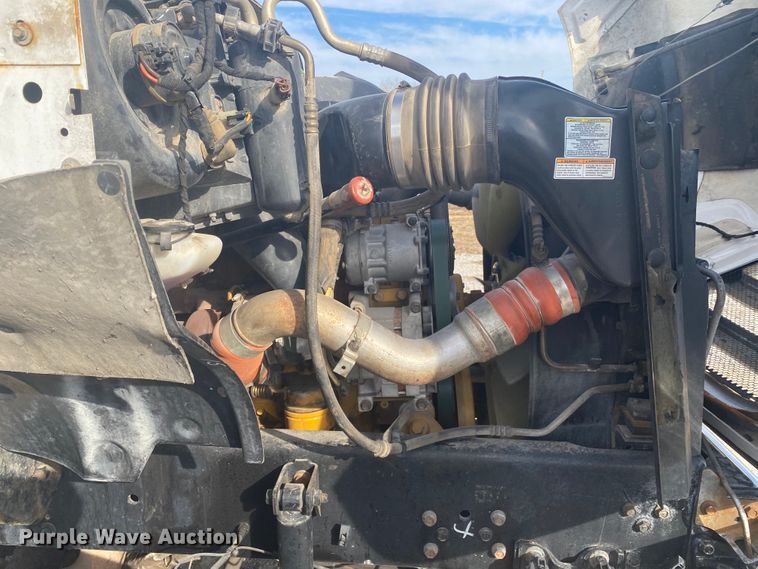 image for item JN9104 2006 Ford F650 Super Duty XL  flatbed truck