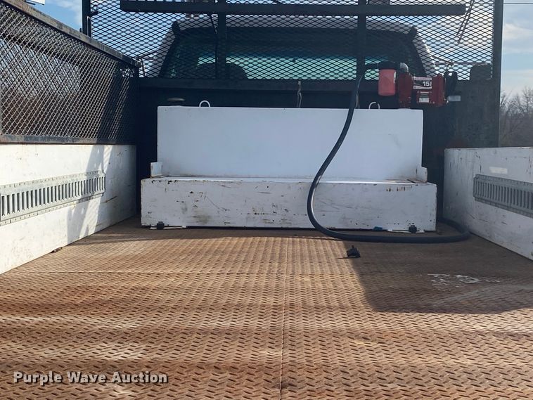 image for item JN9104 2006 Ford F650 Super Duty XL  flatbed truck