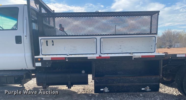 image for item JN9104 2006 Ford F650 Super Duty XL  flatbed truck