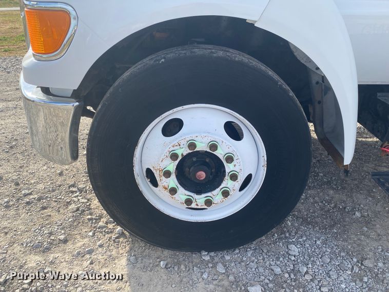 image for item JN9104 2006 Ford F650 Super Duty XL  flatbed truck