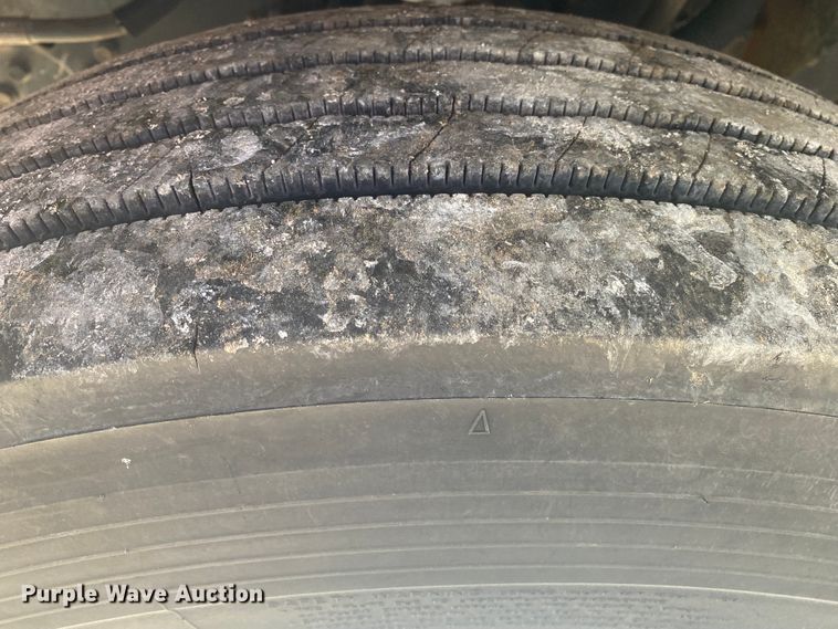 image for item JN9104 2006 Ford F650 Super Duty XL  flatbed truck