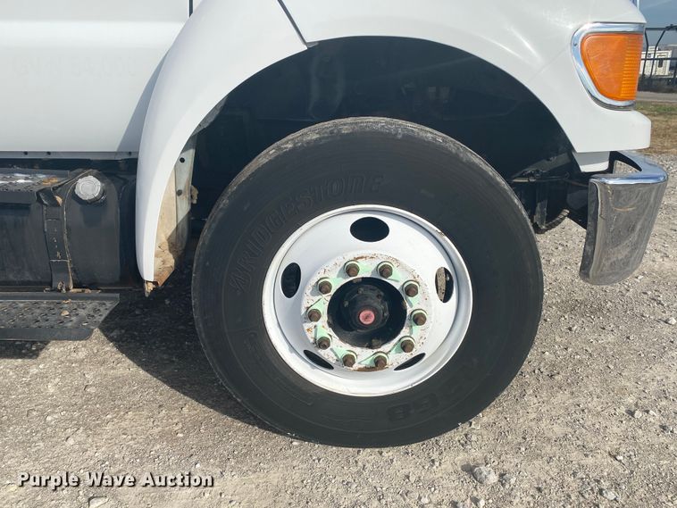 image for item JN9104 2006 Ford F650 Super Duty XL  flatbed truck