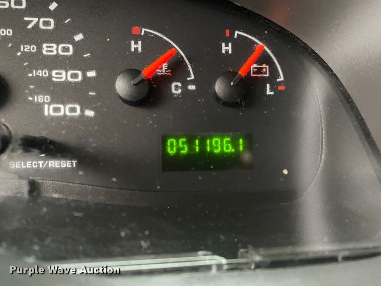 image for item JN9243 2005 Ford E450  shuttle bus