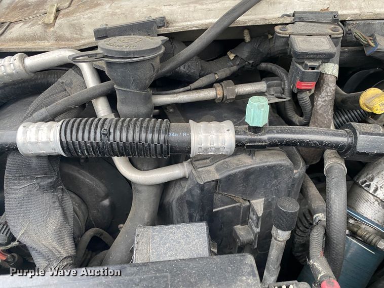 image for item JN9243 2005 Ford E450  shuttle bus