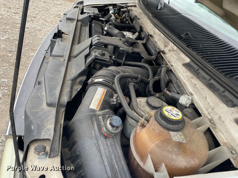 image for item JN9243 2005 Ford E450  shuttle bus