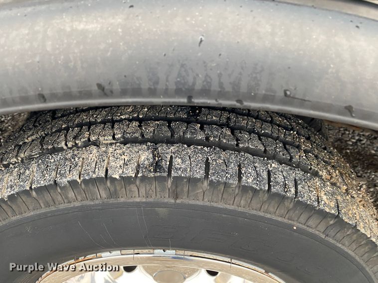 image for item JN9243 2005 Ford E450  shuttle bus