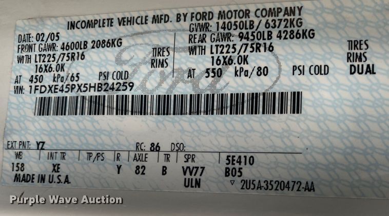 image for item JN9243 2005 Ford E450  shuttle bus