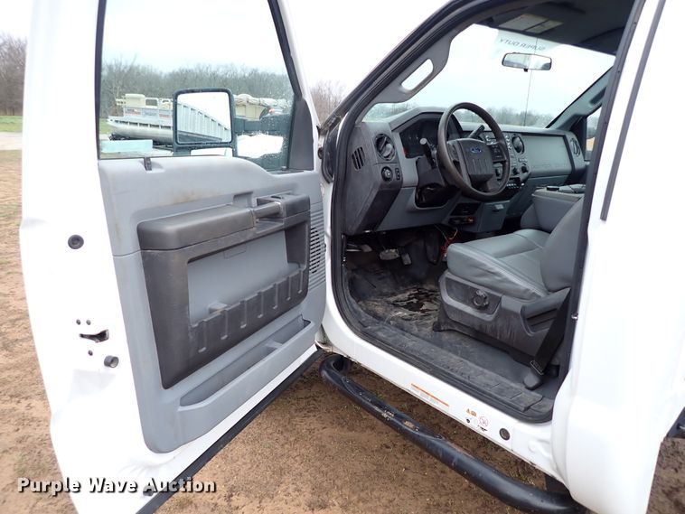 image for item JO9575 2015 Ford F550 Super Duty  truck cab and chassis