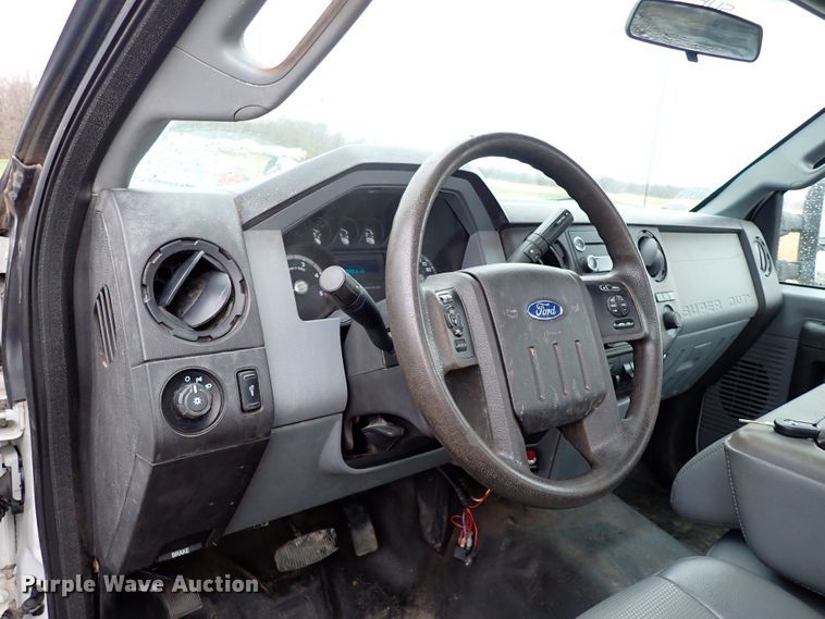 image for item JO9575 2015 Ford F550 Super Duty  truck cab and chassis